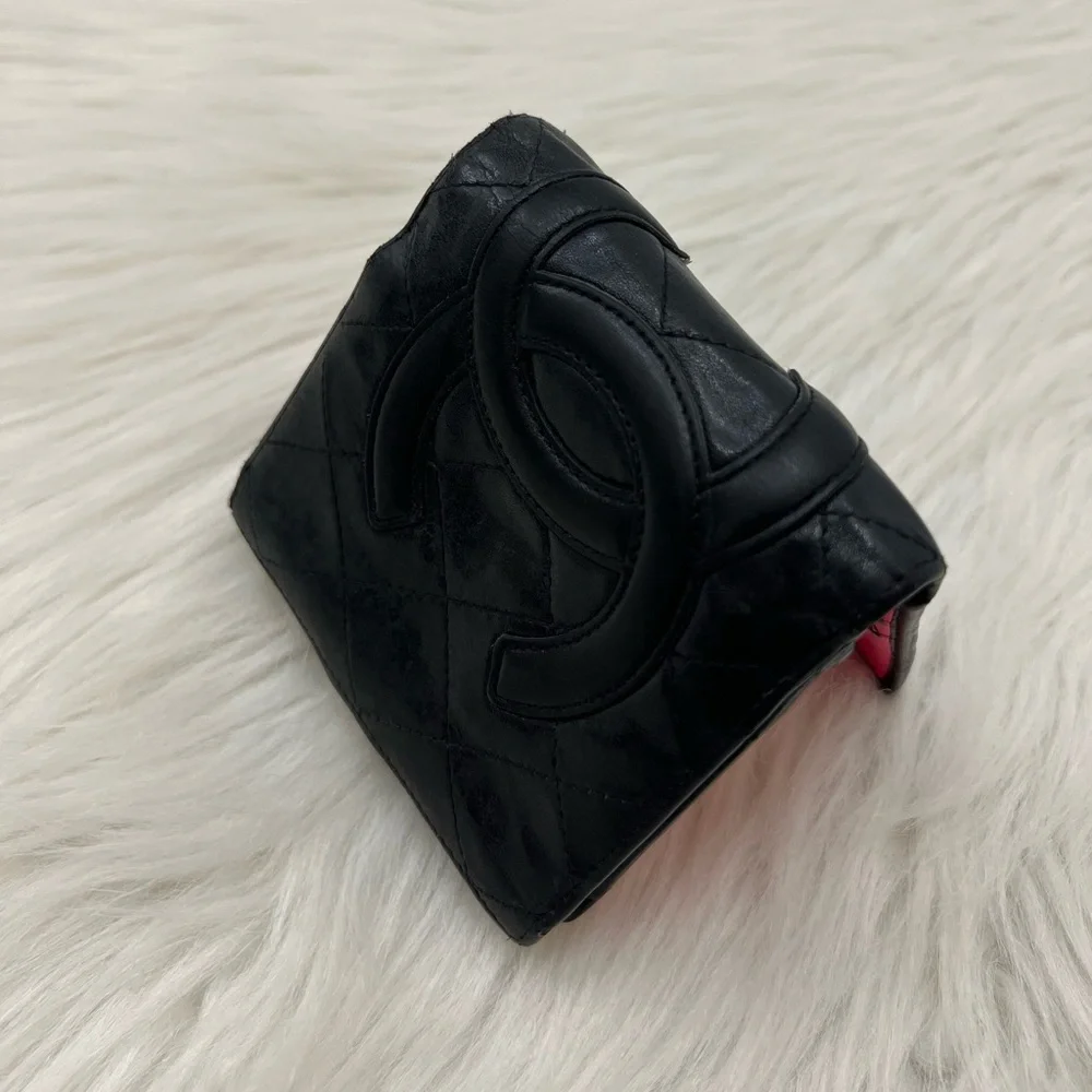 CHANEL - BLACK CAMBON QUILTED LEATHER COMPACT BIFOLD SNAP WALLET